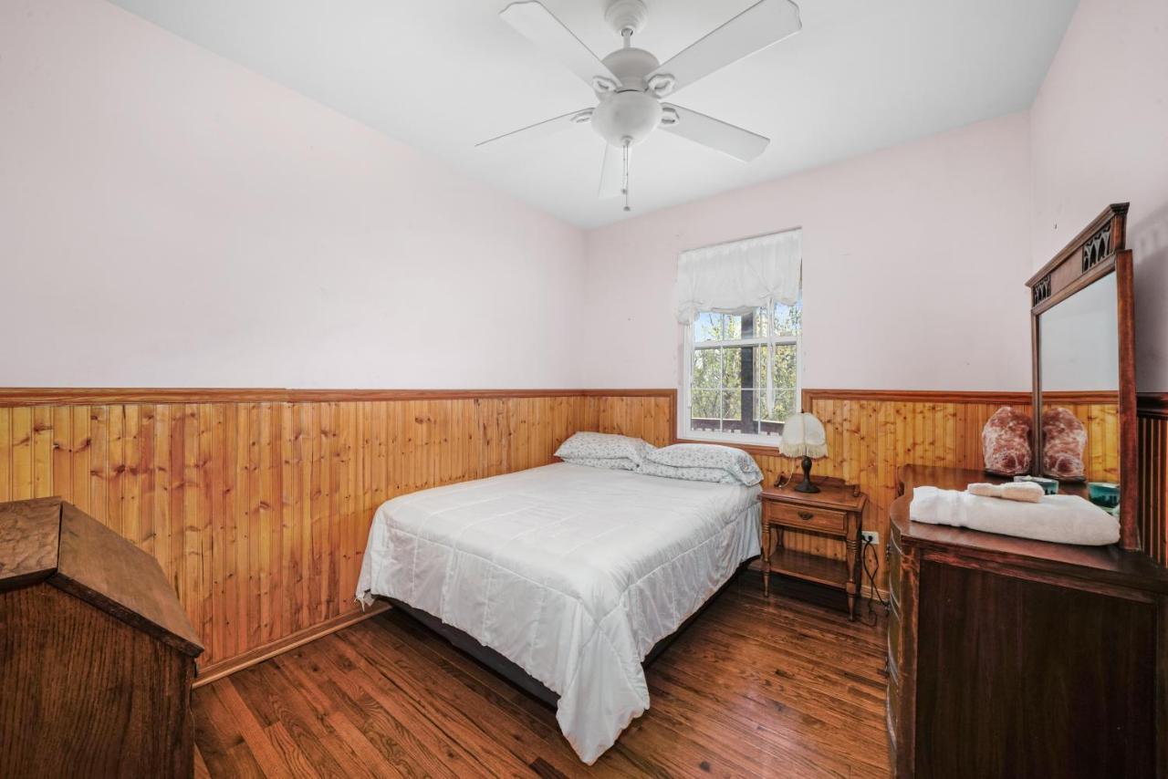 Beautiful Home In Beach Park Il Екстериор снимка